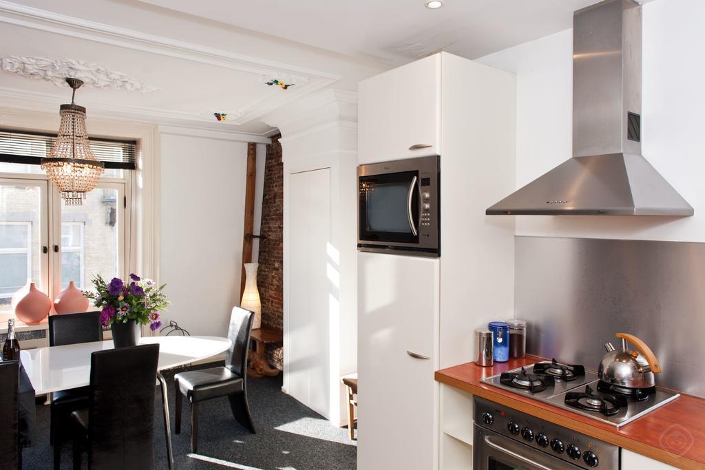 Canal Holiday Apartment Амстердам Номер фото